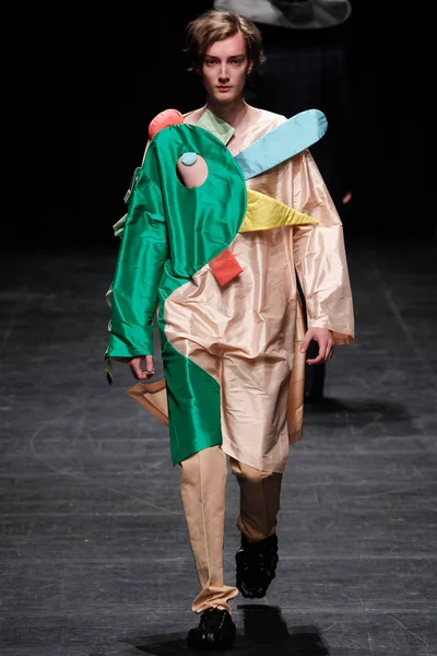 Look 14